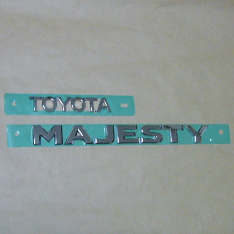 グランエース GDH303 リヤエンブレム【TOYOTA MAJESTY】