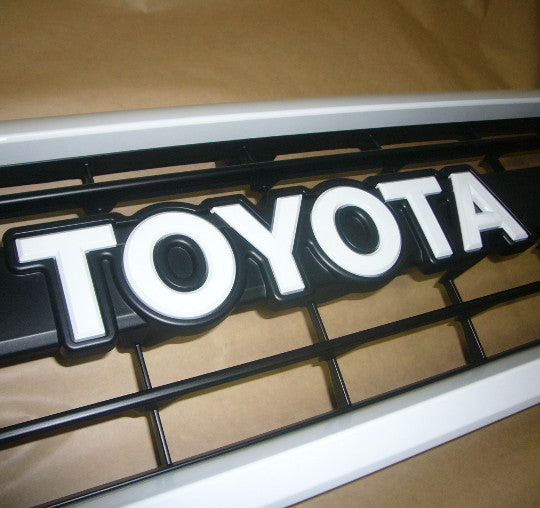 ランドクルーザー GRJ76,79 LAND CRUISER 70th ANNIVERSARY フロントグリル カラー058