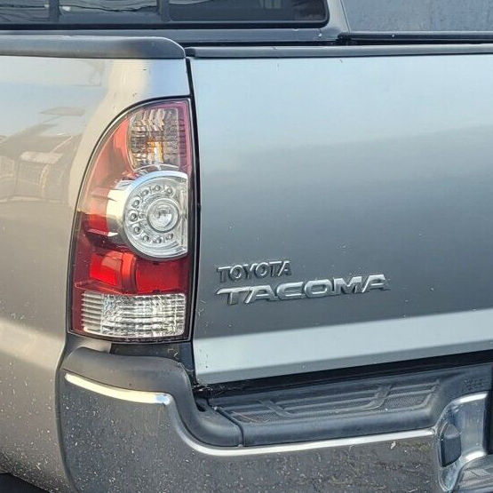 タコマ TRN2##,GRN2## テールゲートエンブレム【TOYOTA】前中期