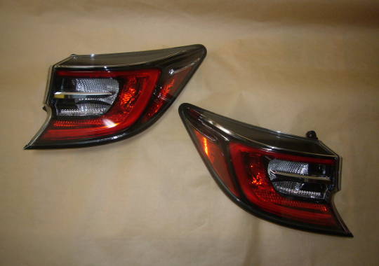 COROLLA HB (NRE21#,ZWE21#) カローラスポーツ USAテールランプ前期
