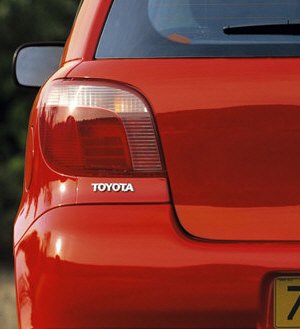 ヴィッツ SCP,NCP1# YARiS リヤエンブレム TOYOTA(シルバー)