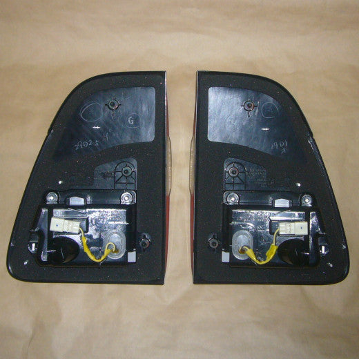 ランドクルーザー UZJ100,HDJ101 LAND CRUISER USAテールゲート側テールランプ後期