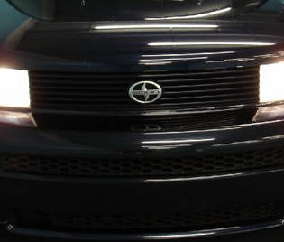 bB SCION xB NCP3# フロントエンブレム SCIONマーク 209