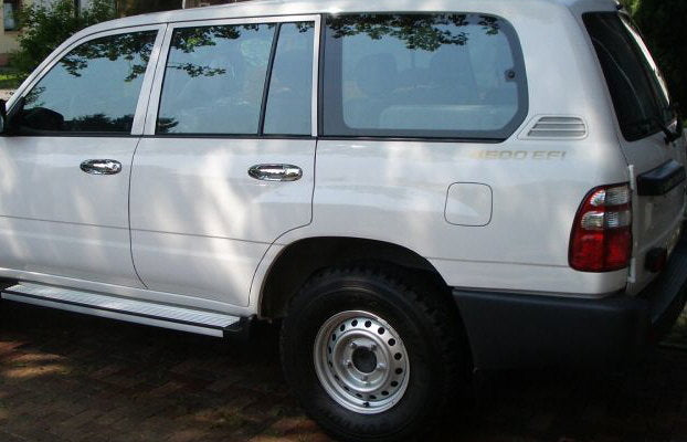 ランドクルーザーUZJ100,HDJ101メッキドアアウターハンドル