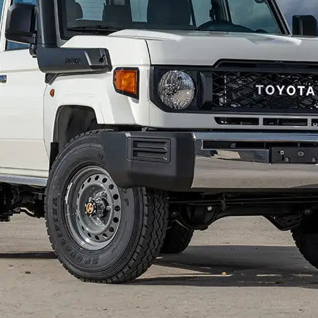ランドクルーザー GDJ76 LAND CRUISER フロントバンパー ホールカバー